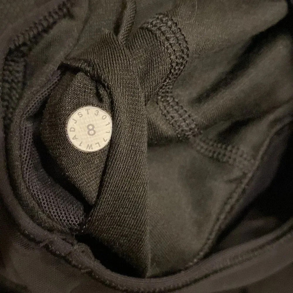 Lululemon Pushing Limits Shelf Bra Tank black w/ micro dots sz 8 perfect cond - Picture 9 of 9